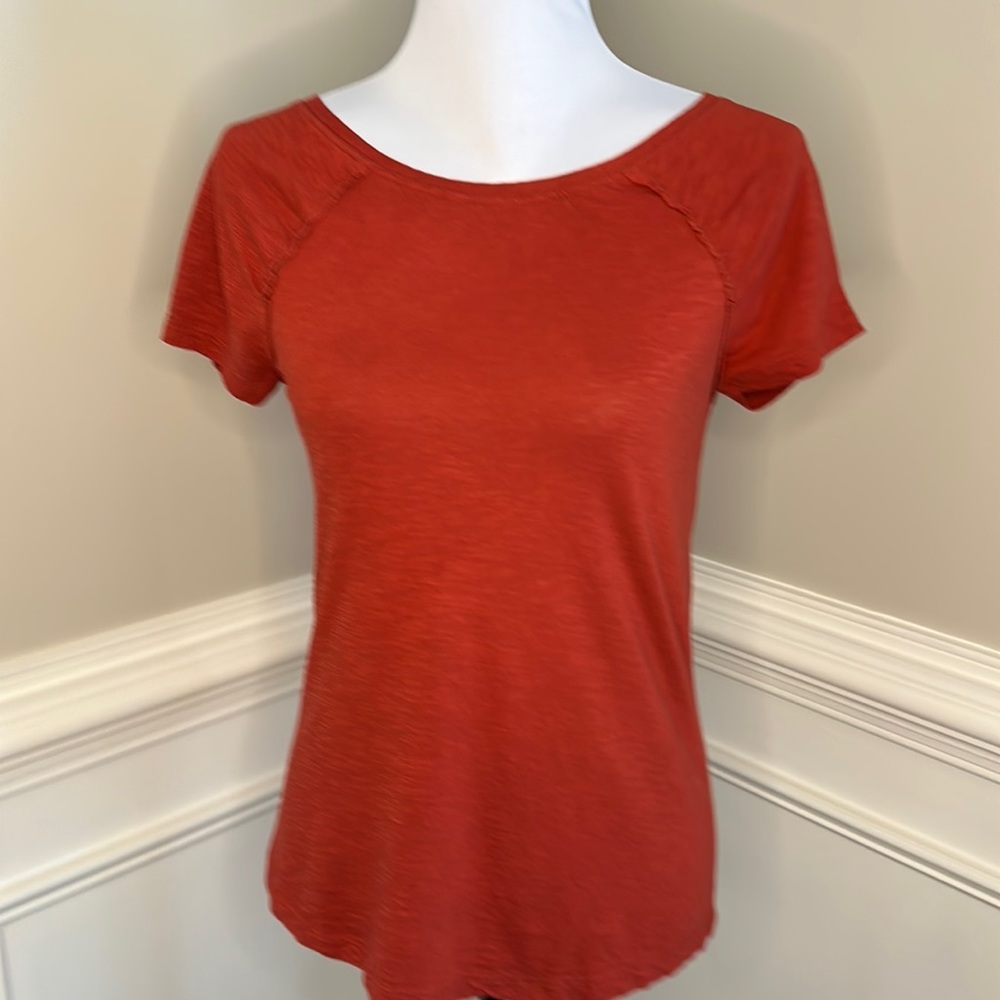 Susina T-shirt dark orange with gathered detail size XS